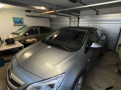 Gebraucht Opel Astra 140 PS (102 kW) 2010 Silber Limousine