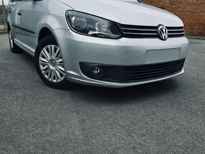 Gebraucht VW Touran 105 PS (77 kW) 2012 Silber Van / Kleinbus