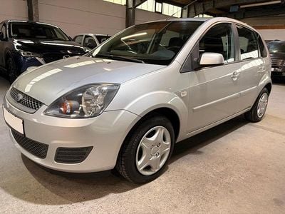 Używany Ford Fiesta 69 KM (50 kW) 2008 Srebrny Hatchback