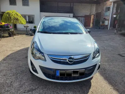 Gebraucht Opel Corsa 87 PS (63 kW) 2014 Weiß Kleinwagen