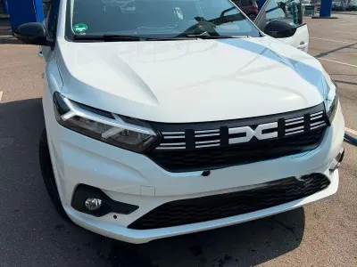 Gebraucht Dacia Sandero Journey 91 PS (66 kW) 2024 Weiß Kleinwagen