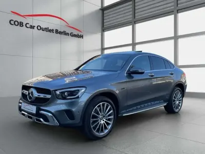 Używany Mercedes GLC300e Exclusive 211 KM (155 kW) 2021 Szary Coupe