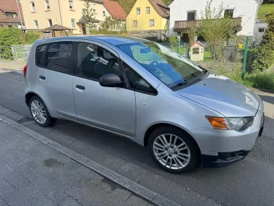 Gebraucht Mitsubishi Colt 95 PS (69 kW) 2009 Silber Kleinwagen