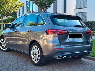 Mercedes B200