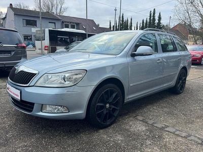 Gebraucht Skoda Octavia Ambiente 105 PS (77 kW) 2011 Blau Kombi