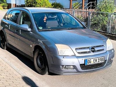Begagnad Opel Signum 211 HK (155 kW) 2003 Grå Halvkombi