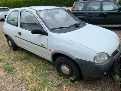 Gebraucht Opel Corsa 60 PS (44 kW) 1997 Weiß Kleinwagen
