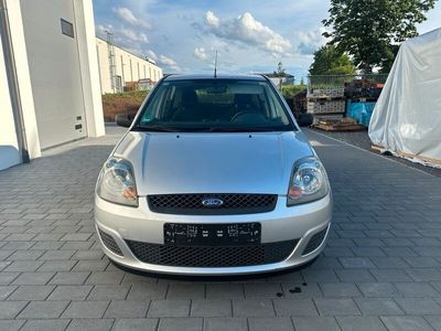 gebraucht Ford Fiesta 1.3 (TÜV, KLIMA , AUX, WENIG KM, ZV)