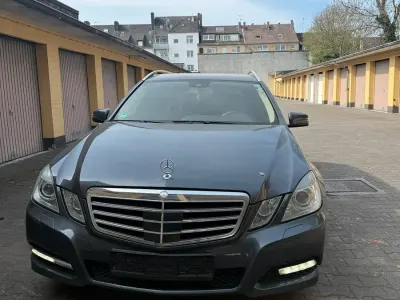 Gebraucht Mercedes E250 Avantgarde 204 PS (150 kW) 2012 Grau Kombi
