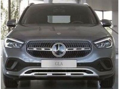 gebraucht Mercedes GLA200 Progressive MBUX RFK LED PTS SHZ 18"LM