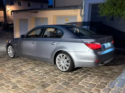 Gebraucht BMW 520 170 PS (125 kW) 2006 Grau Limousine