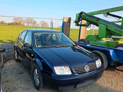 Gebraucht VW Bora 115 PS (84 kW) 1999 Blau Limousine