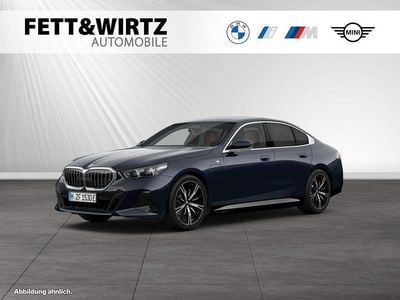 Gebraucht BMW 530e M Sport 299 PS (219 kW) 2025 Carbonschwarz metallic Limousine