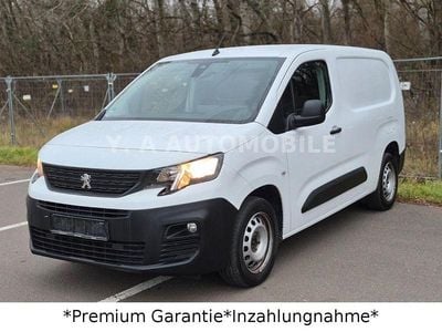 Gebraucht Peugeot Partner Premium 131 PS (96 kW) 2019 Weiß Van / Kleinbus