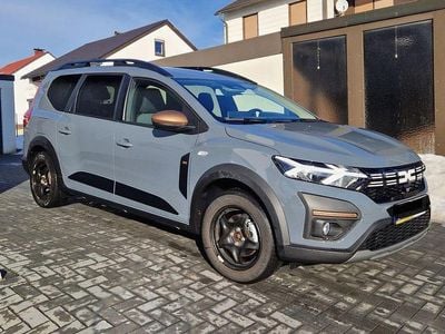 Grau Gebraucht 2025 Dacia Jogger Extreme Van / Kleinbus | 22.950 € (Guter Preis)