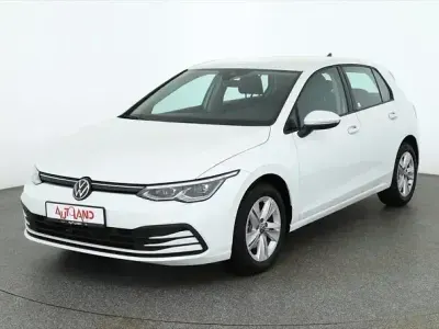 Gebraucht VW Golf VIII Life 131 PS (96 kW) 2023 Pure white Limousine