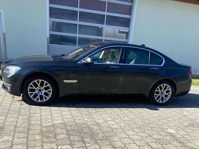Second-hand BMW 750 381 CP (280 kW) 2015 Gri Berlinǎ