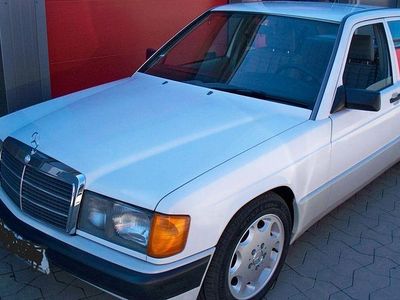 Gebraucht Mercedes 190 118 PS (86 kW) 1990 Weiß Limousine