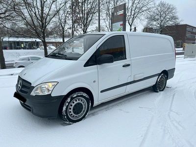 Usado Mercedes Vito 107 HP (78 kW) 2011 Branco Van