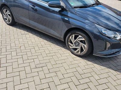 Gebraucht Hyundai i20 Trend 101 PS (74 kW) 2024 Grau Kleinwagen