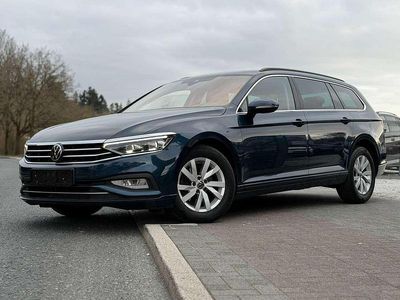 Gebraucht VW Passat Business 150 PS (110 kW) 2023 Aquamarinblau metallic Kombi