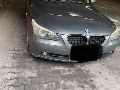 Usata BMW 530 218 CV (160 kW) 2005 Grigio Station wagon