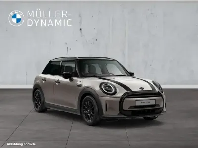 Używany Mini Cooper 136 KM (100 kW) 2023 Szary Hatchback
