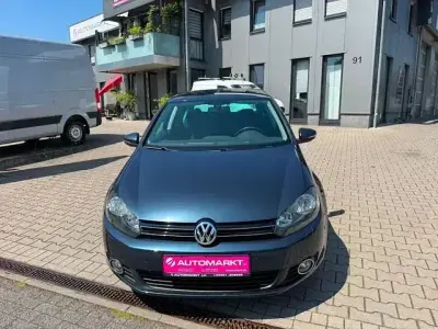 Gebraucht VW Golf VI Team 105 PS (77 kW) 2010 Andere Limousine