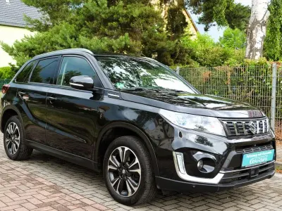 Gebraucht Suzuki Vitara Comfort+ 140 PS (102 kW) 2019 Schwarz SUV