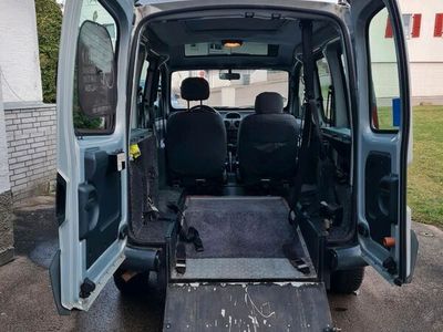 gebraucht Renault Kangoo für Rollstuhlbeförderung mit hydraulischer Rampe