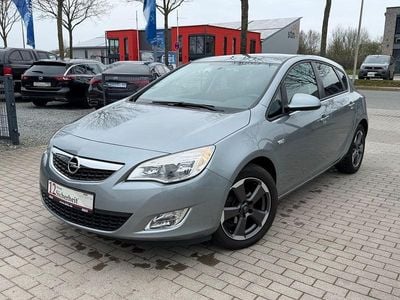 Usata Opel Astra Design Edition 101 CV (74 kW) 2011 Nero Berlina