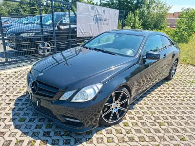 Gebraucht Mercedes E350 AMG 265 PS (194 kW) 2011 Schwarz Coupé