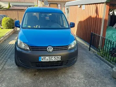 Usata VW Caddy Trendline 140 CV (102 kW) 2014 Blu Monovolume