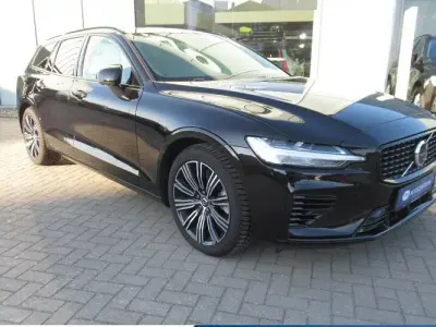 Second-hand Volvo V60 Ultra 455 CP (334 kW) 2025 Negru Break