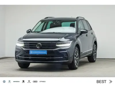 Używany VW Tiguan Life 150 KM (110 kW) 2022 Szary SUV