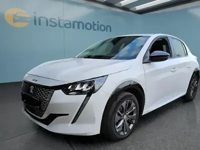 Gebraucht Peugeot e-208 Active 100 kW (136 PS) 2022 Weiß Kleinwagen