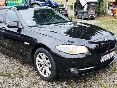 Black sapphire metallic Gebraucht 2012 BMW 520 Sport Line Kombi | 8.950 € (Fairer Preis)