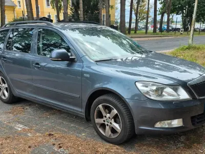 Gebraucht Skoda Octavia 120 PS (88 kW) 2012 Grau Kombi