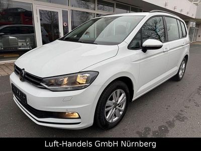 Pure white Gebraucht 2022 VW Touran Comfortline Van / Kleinbus | 23.330 € (Superpreis)