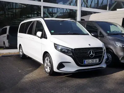 Usata Mercedes V220 163 CV (119 kW) 2024 Bianco Monovolume