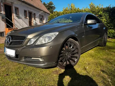 Używany Mercedes E220 AMG line 170 KM (125 kW) 2010 Szary Coupe