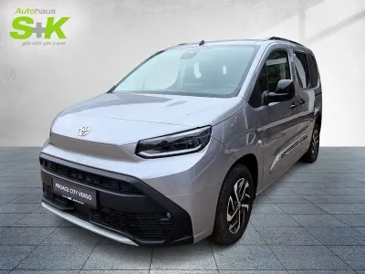 Neu Toyota Proace Verso City 100 kW (137 PS) 2026 Bismutsilber Van / Kleinbus