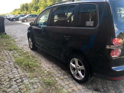 Second-hand VW Touran 150 CP (110 kW) 2010 Monovolum