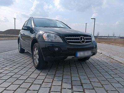 Gebraucht Mercedes ML320 224 PS (164 kW) 2007 Schwarz SUV