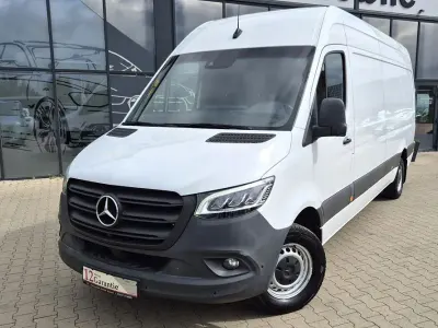 Używany Mercedes Sprinter 170 KM (125 kW) 2021 Biały Van