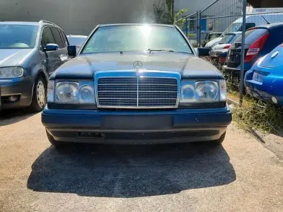 Gebraucht Mercedes 230 132 PS (97 kW) 1990 Schwarz Coupé
