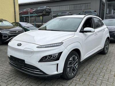 Gebraucht Hyundai Kona Trend 100 kW (136 PS) 2023 Weiß SUV