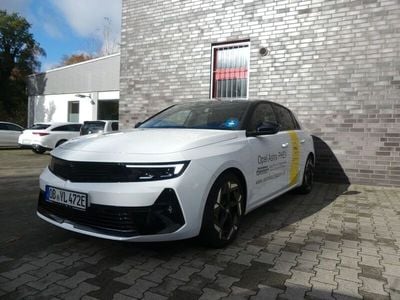Weiß Gebraucht 2022 Opel Astra GSe Limousine | 26.480 € (Fairer Preis)
