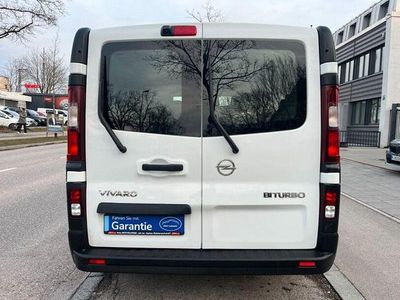 Gebraucht Opel Vivaro 125 PS (91 kW) 2019 Weiß Van / Kleinbus