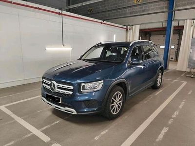 Mercedes GLB180